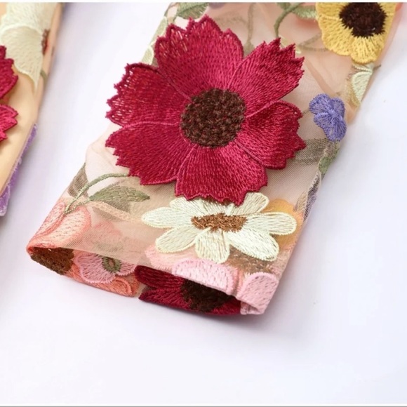 5⭐️CASA B💫| Blooming Elegance: The Enchanté Floral Embroidered Luxe Dress - Picture 9 of 16